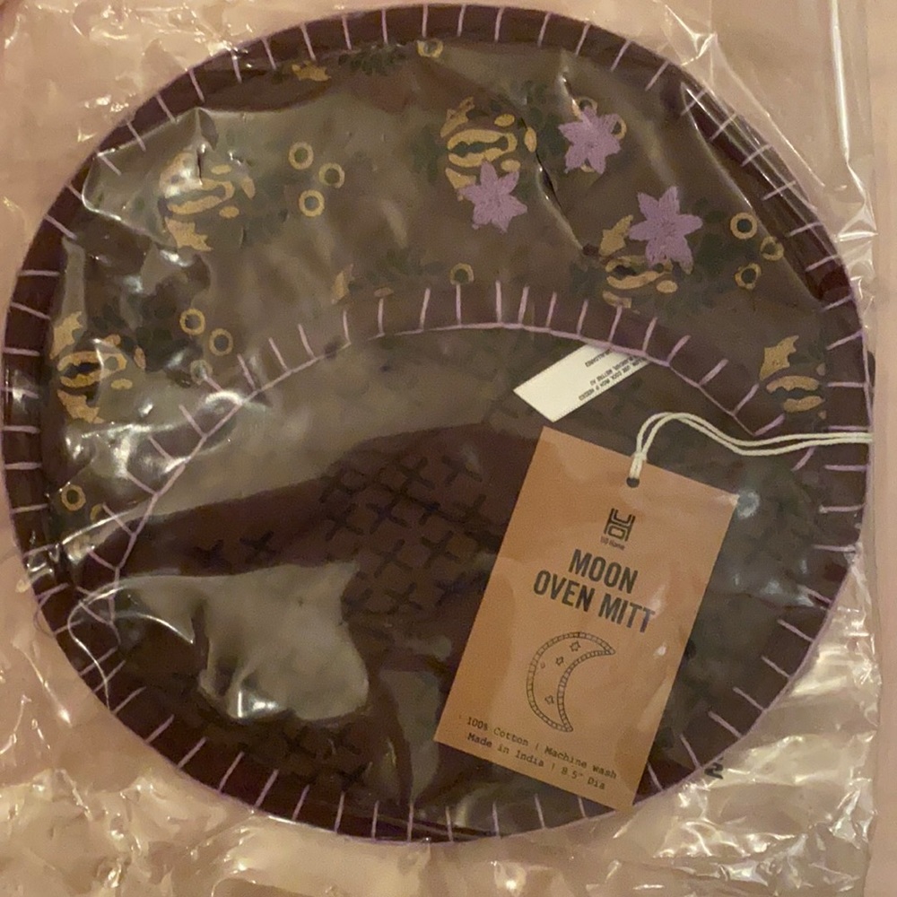 Moon Oven Mitt